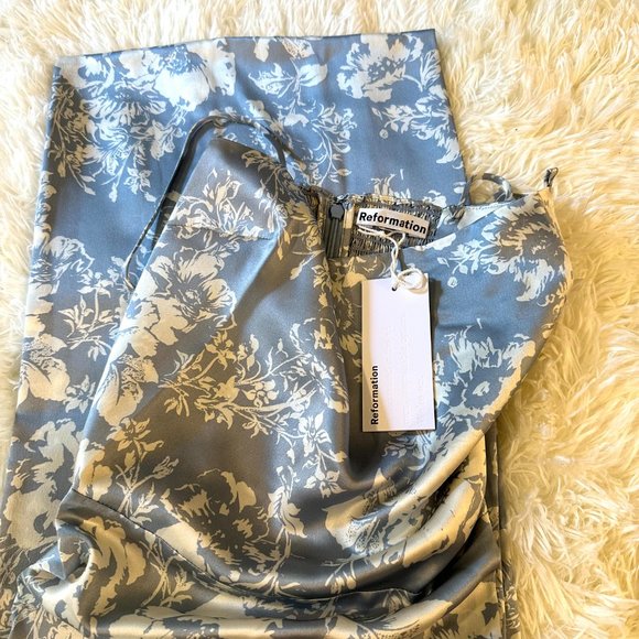 Reformation Frankie Silk Dress in Porcelain Reformation - Picture 6 of 13